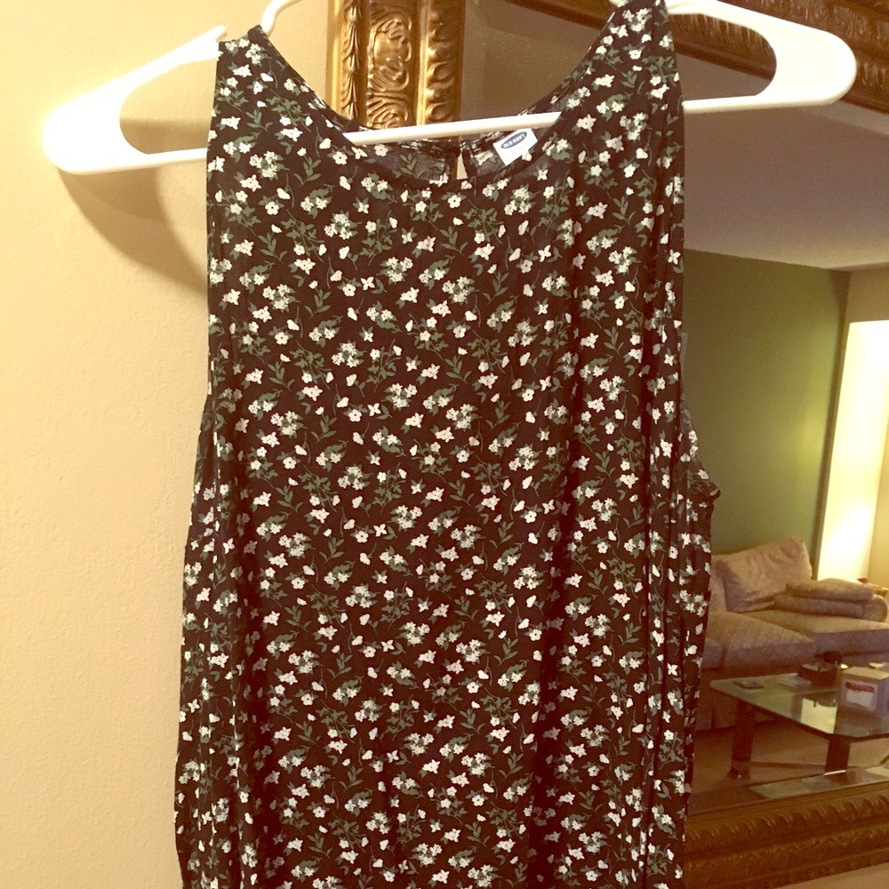 Floral sleeveless top